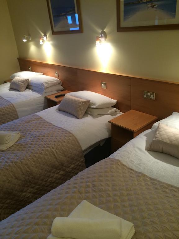 Holiday Hotel Galway Ruang foto