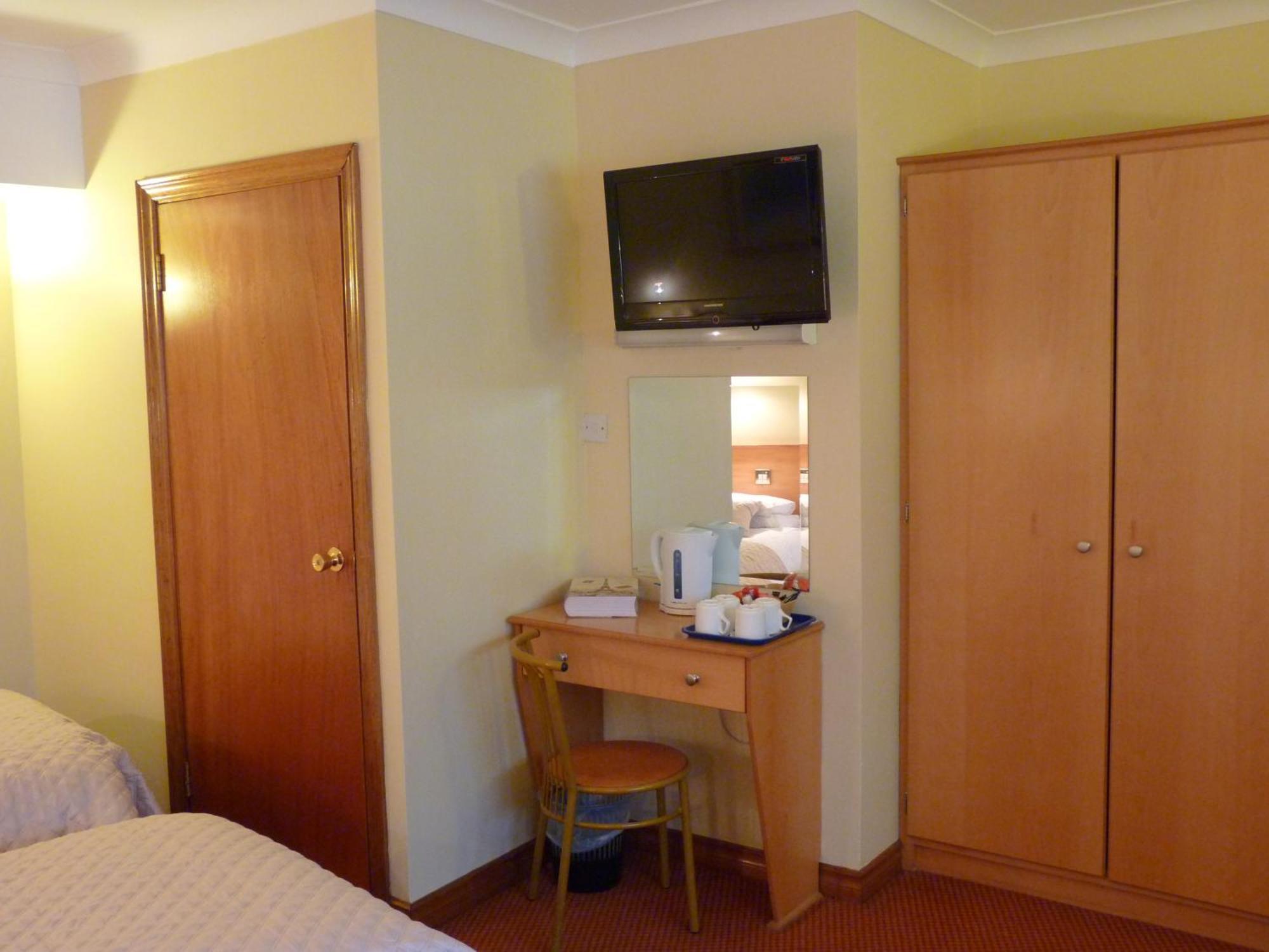 Holiday Hotel Galway Ruang foto